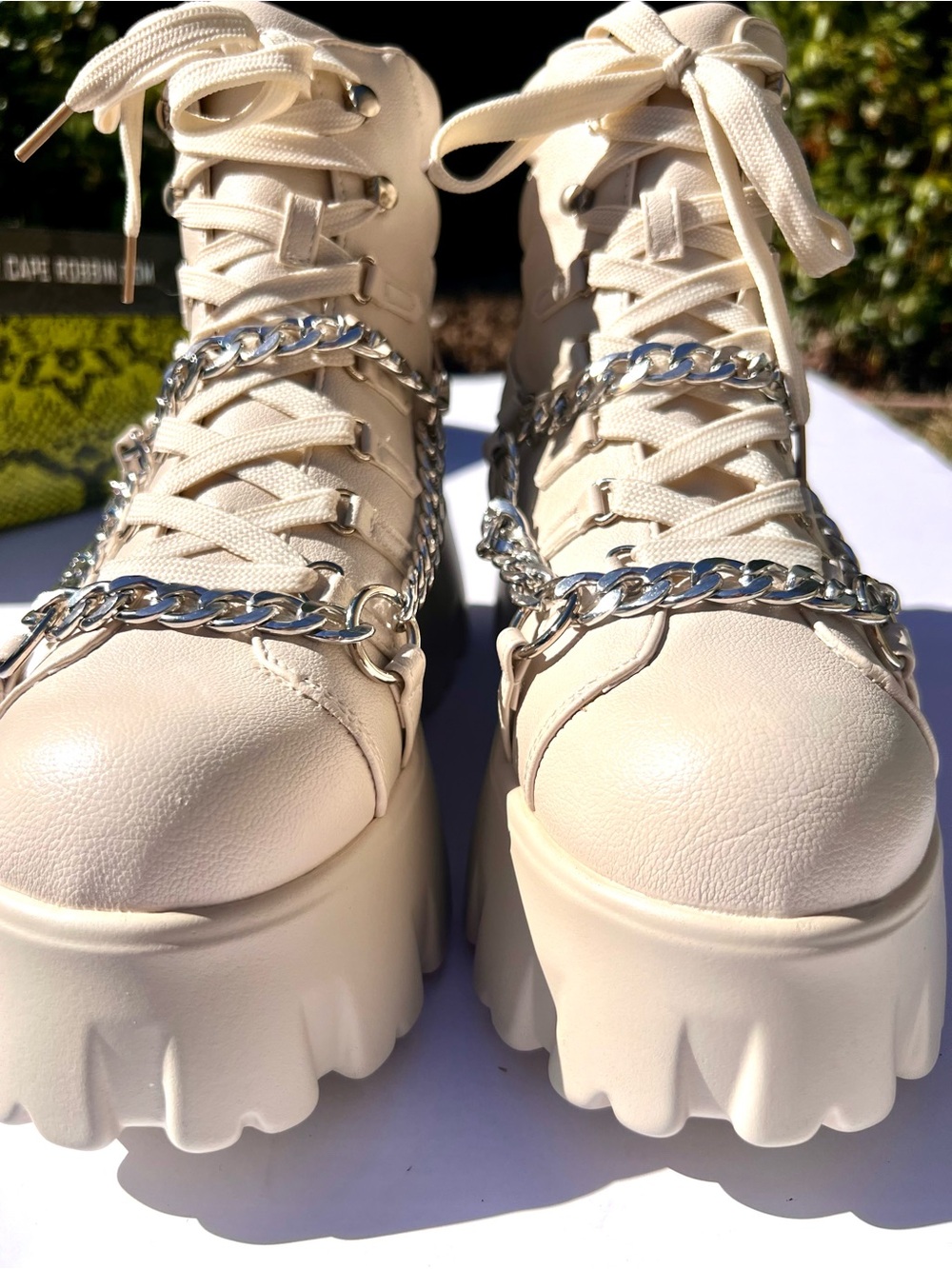 Chunky Platform Combat
Boots w/Silver Chains in Off White/Cream; Military Grunge - Picture 9 of 15